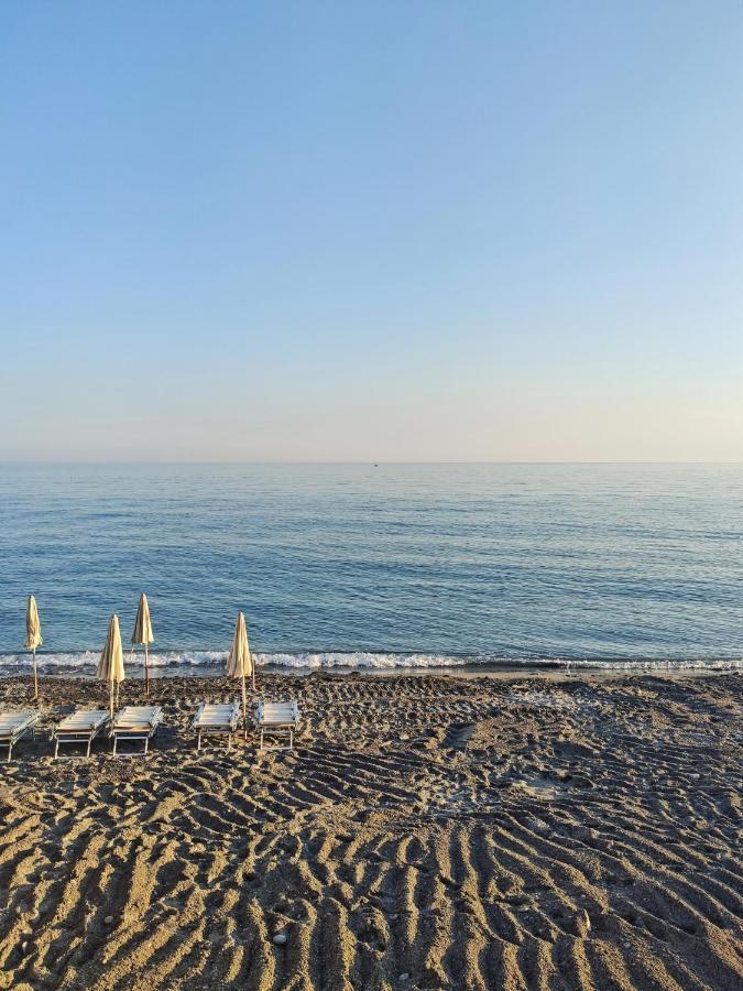 Casa Mare D'Arancio Apartment Bordighera Bagian luar foto